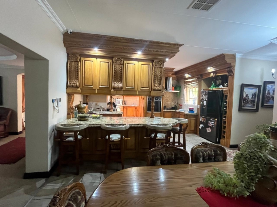 5 Bedroom Property for Sale in Christiana North West